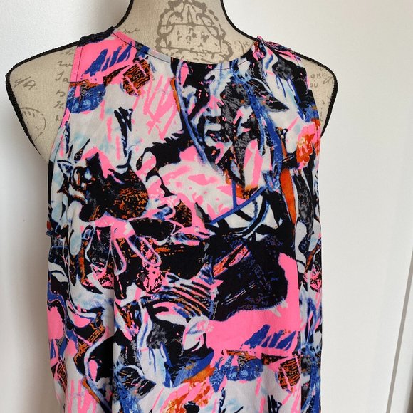 Patterned Racer Back Tank w/ Lower Back Opening - Picture 2 of 6